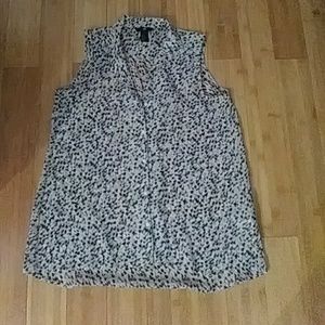 H&M button down sleeveless top